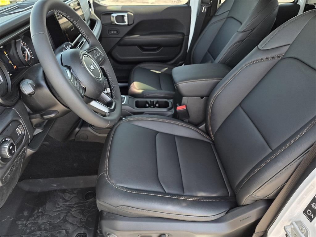 new 2025 Jeep Gladiator car, priced at $40,538