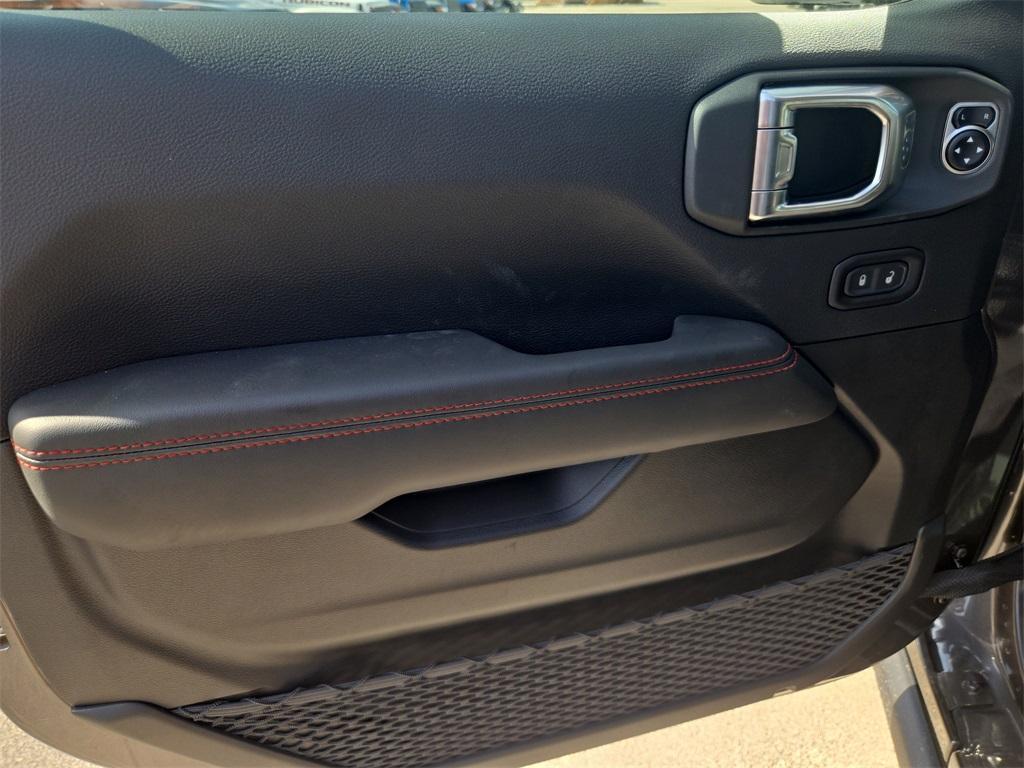 new 2025 Jeep Gladiator car, priced at $46,996