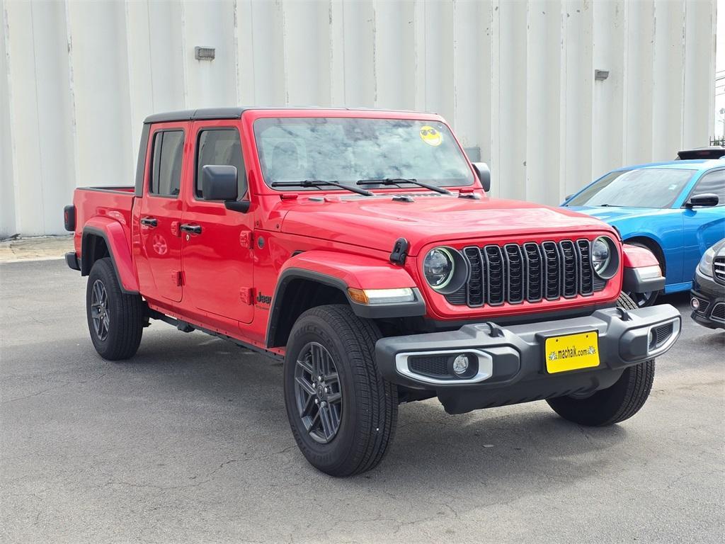 used 2024 Jeep Gladiator car, priced at $33,899