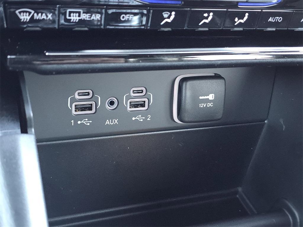 new 2025 Jeep Grand Cherokee L car, priced at $43,882