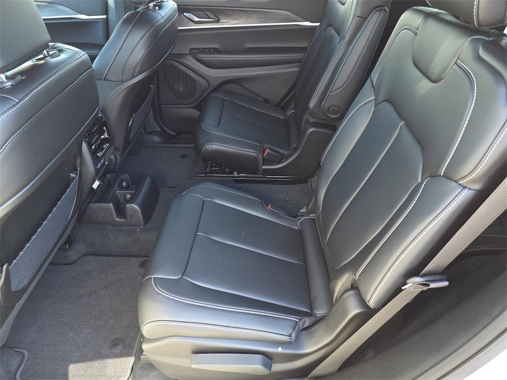 new 2025 Jeep Grand Cherokee L car, priced at $43,882