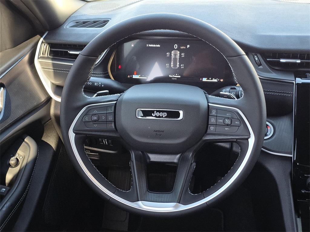 new 2025 Jeep Grand Cherokee car, priced at $34,579