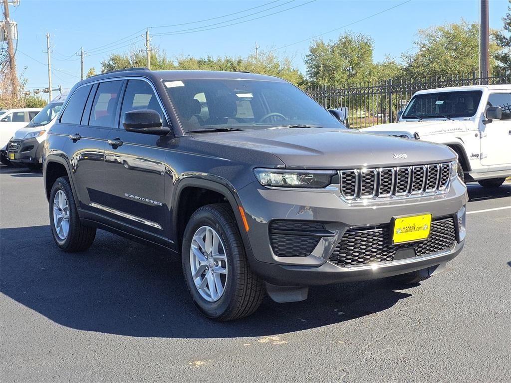 new 2025 Jeep Grand Cherokee car, priced at $34,579