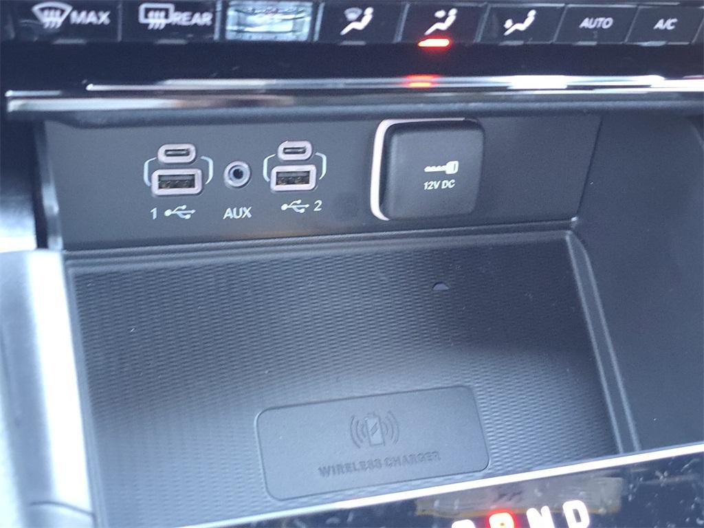 new 2025 Jeep Grand Cherokee car, priced at $34,579