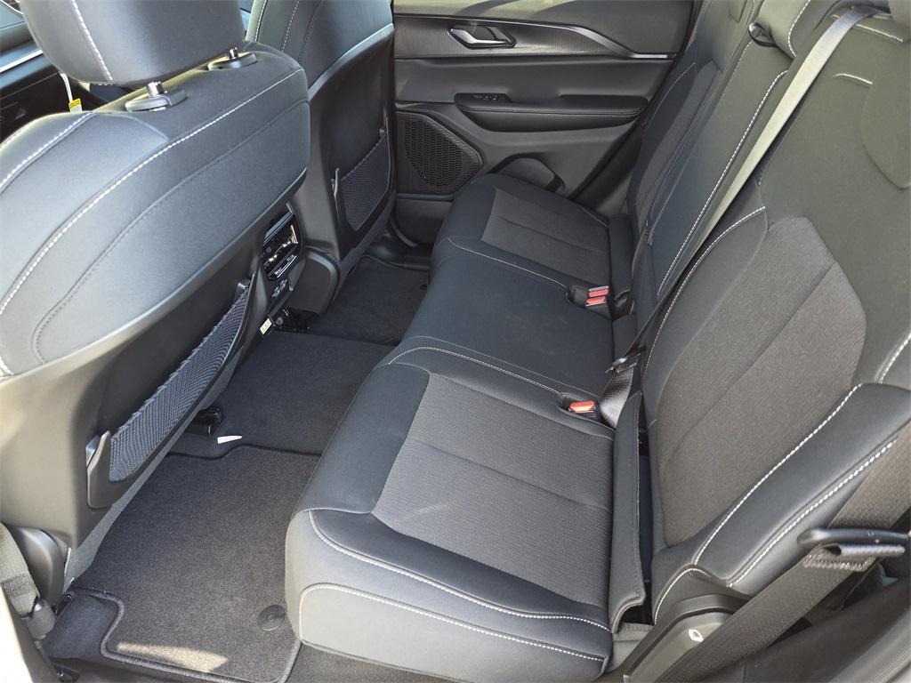 new 2025 Jeep Grand Cherokee car, priced at $34,579