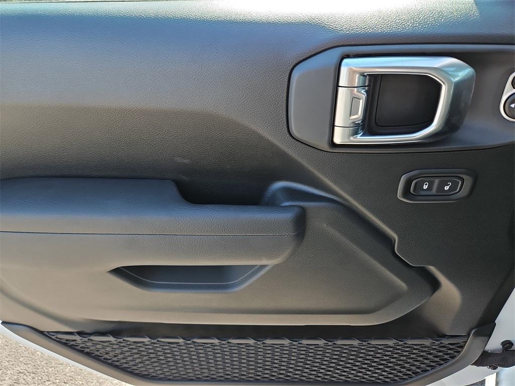 new 2025 Jeep Wrangler car, priced at $52,888