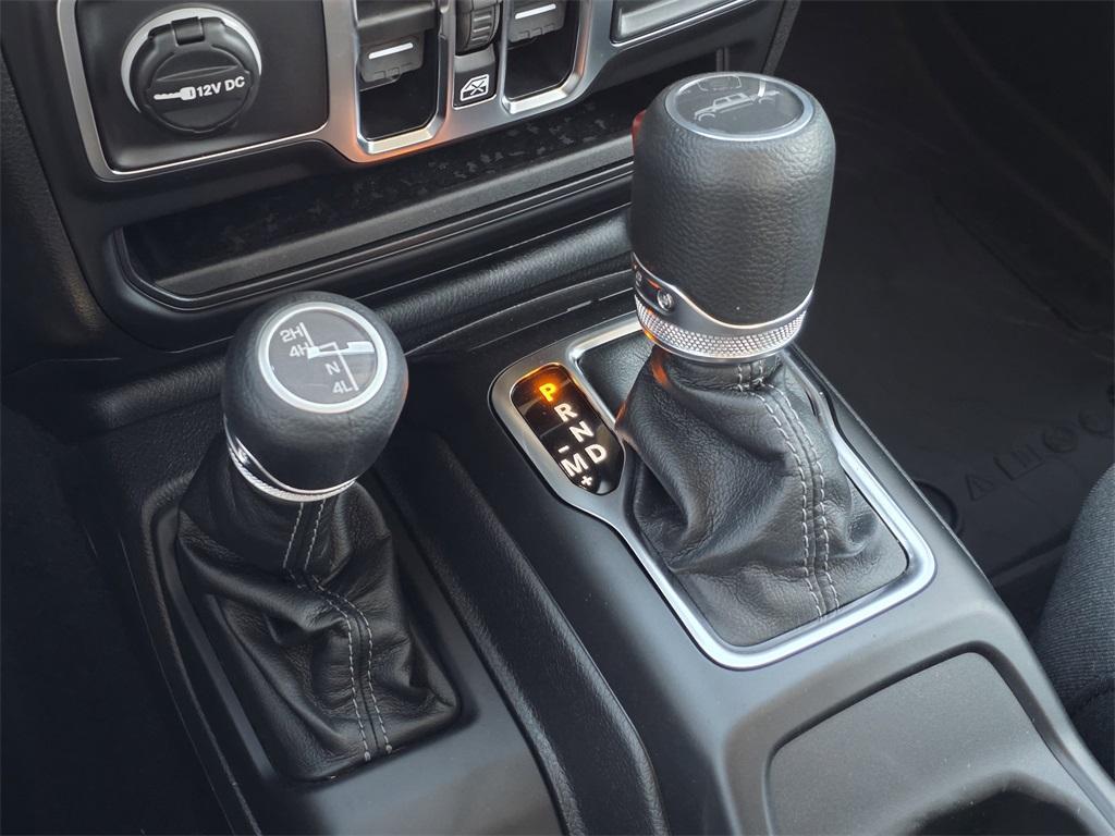 new 2025 Jeep Gladiator car, priced at $39,716