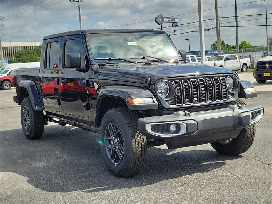 new 2024 Jeep Gladiator car, priced at $42,636