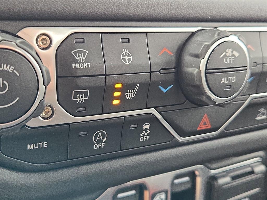 new 2025 Jeep Gladiator car, priced at $45,996