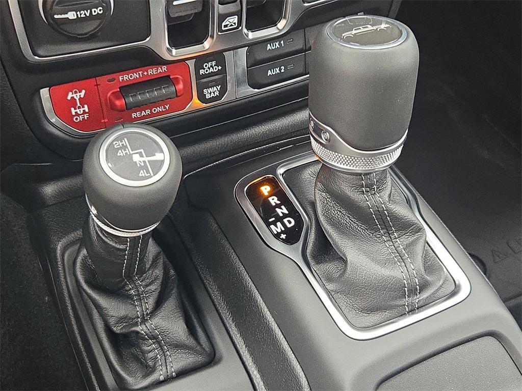 new 2025 Jeep Gladiator car, priced at $45,996