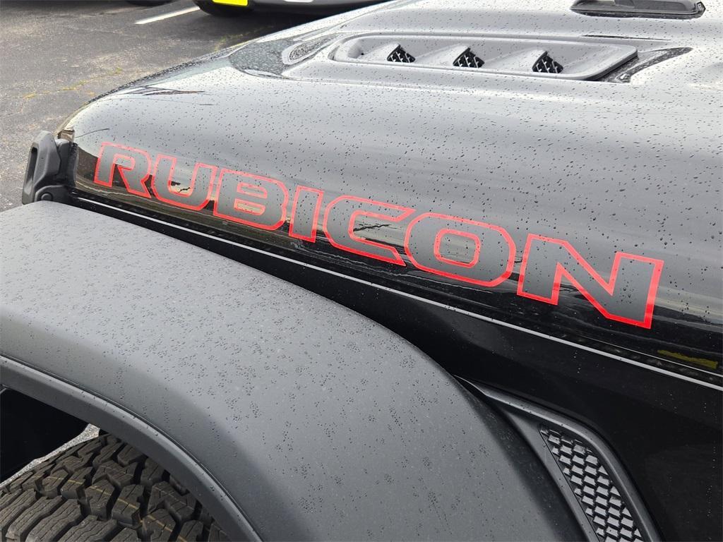 new 2025 Jeep Gladiator car, priced at $45,996