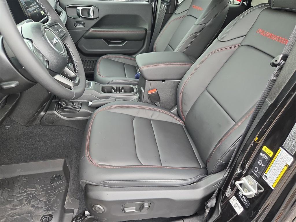 new 2025 Jeep Gladiator car, priced at $45,996