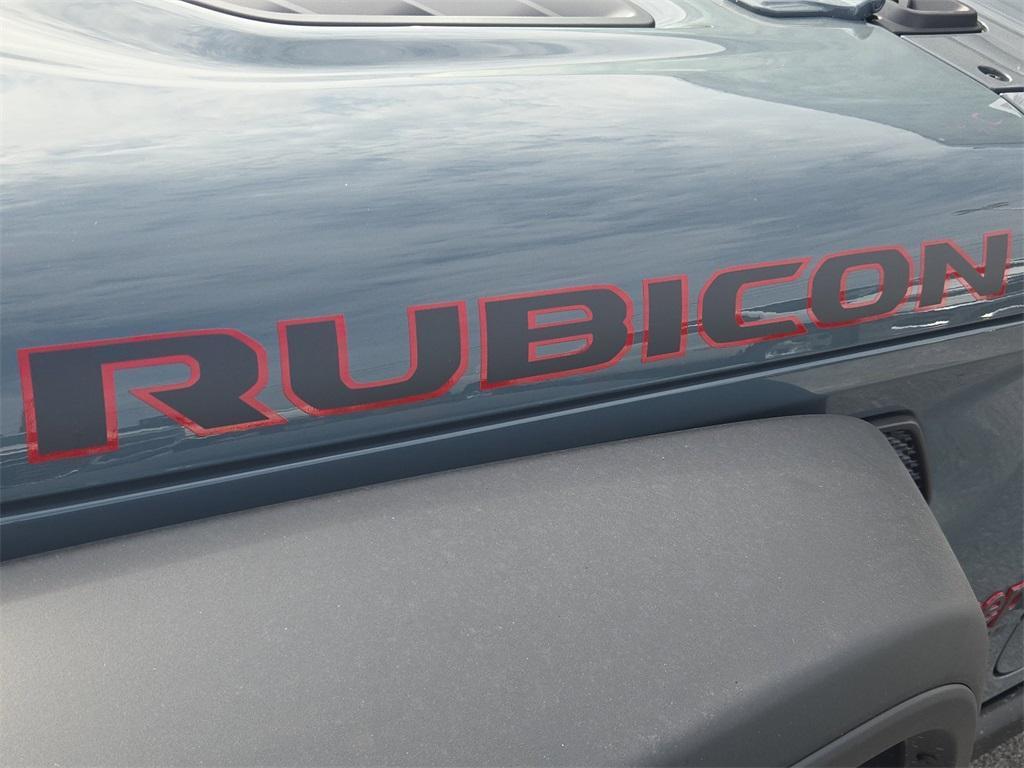 new 2025 Jeep Gladiator car, priced at $46,996