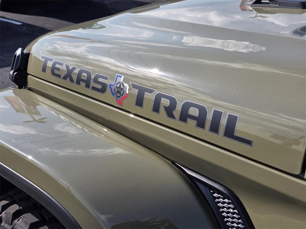 new 2025 Jeep Gladiator car, priced at $42,626