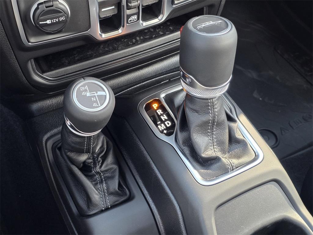 new 2025 Jeep Gladiator car, priced at $42,626