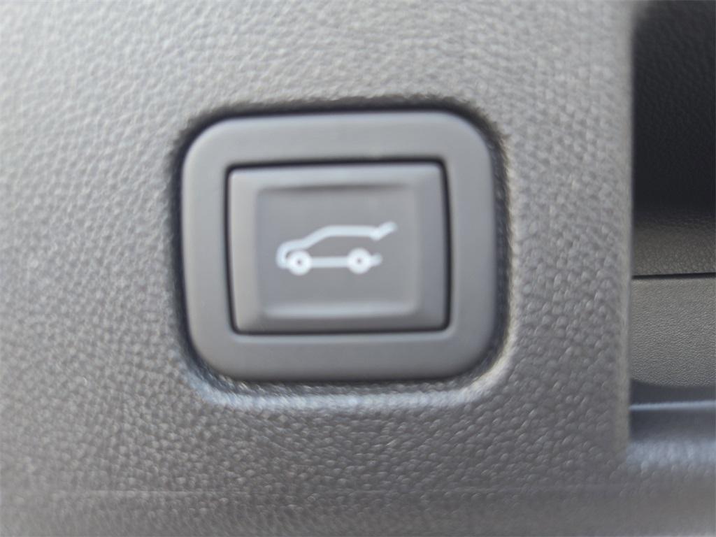 used 2023 Chevrolet Equinox car, priced at $23,099