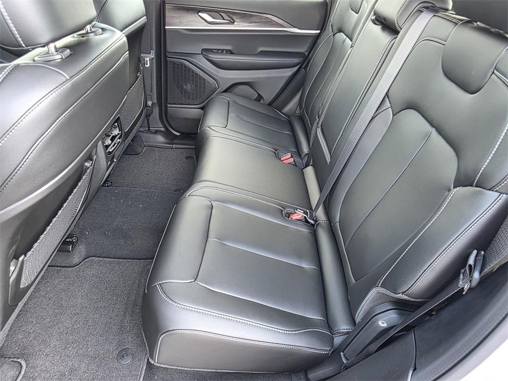 new 2025 Jeep Grand Cherokee car, priced at $41,603