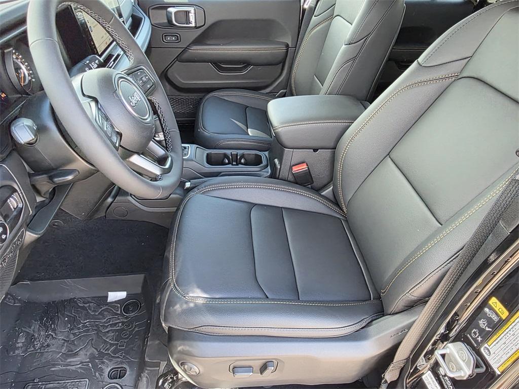 new 2025 Jeep Gladiator car, priced at $41,038