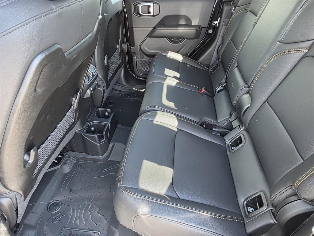 new 2025 Jeep Gladiator car, priced at $41,038