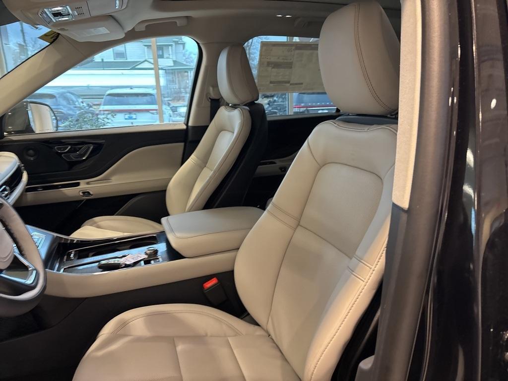 new 2025 Lincoln Aviator car, priced at $64,498