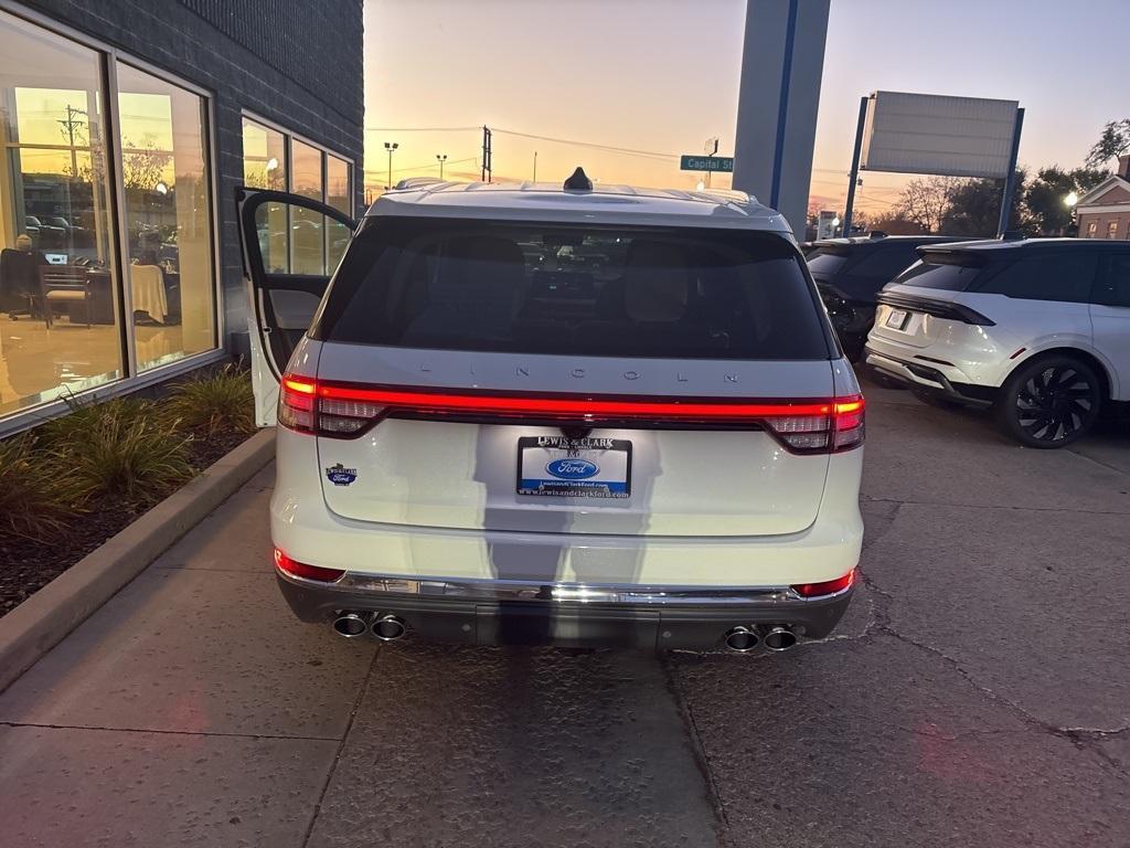 new 2025 Lincoln Aviator car, priced at $77,498