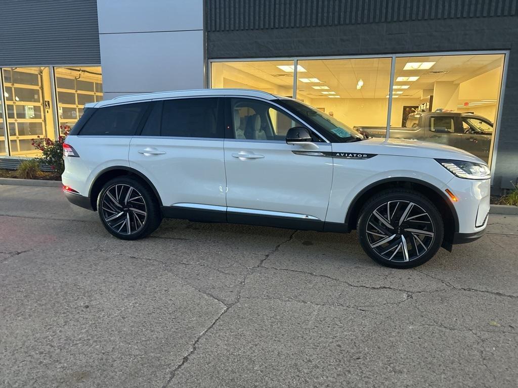 new 2025 Lincoln Aviator car, priced at $77,498