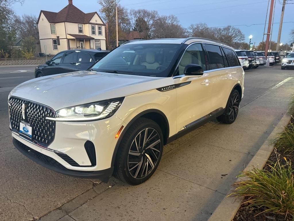 new 2025 Lincoln Aviator car, priced at $77,498