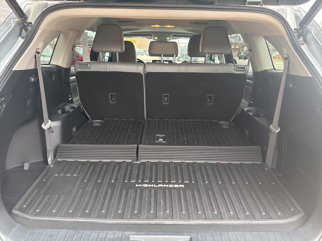 used 2022 Toyota Highlander car, priced at $36,488