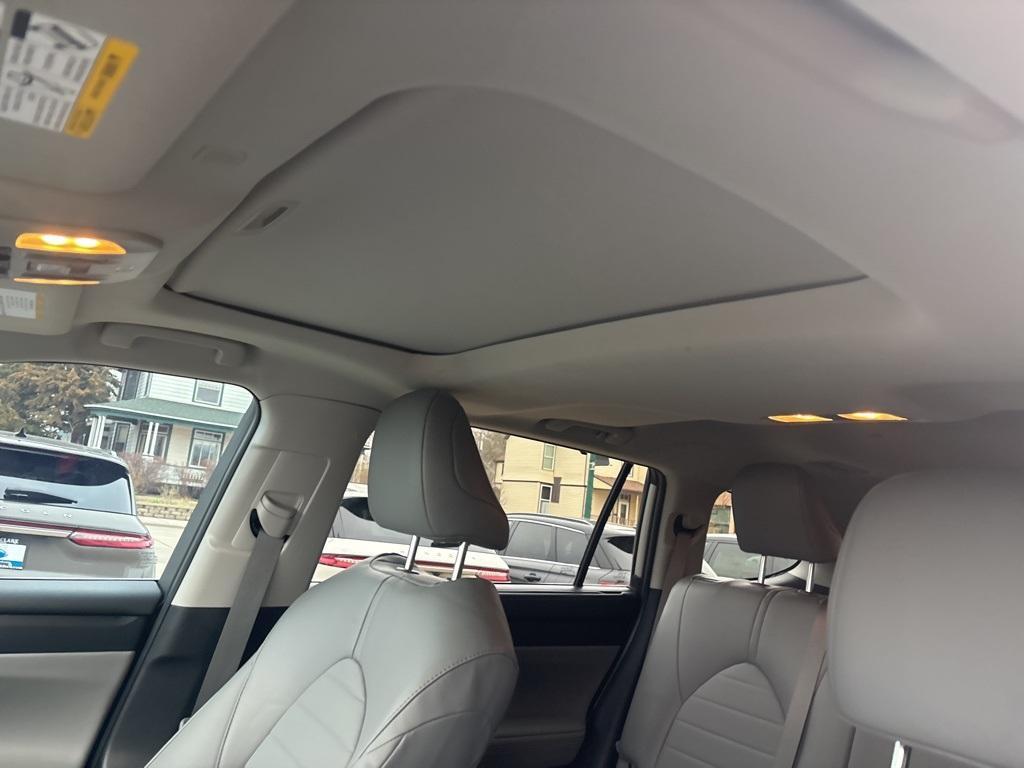 used 2022 Toyota Highlander car, priced at $36,488