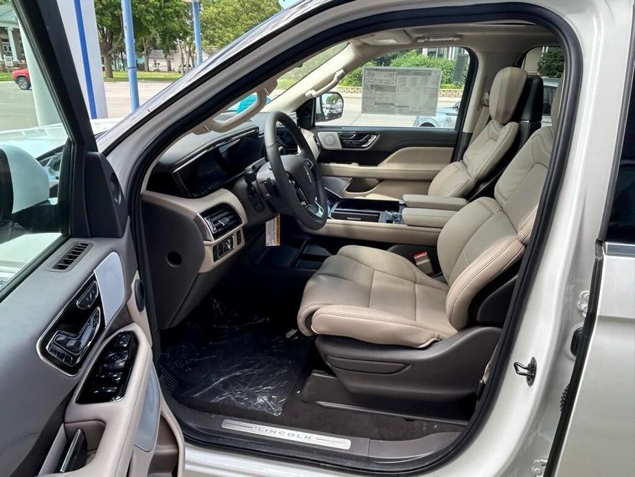 new 2024 Lincoln Navigator car, priced at $99,999