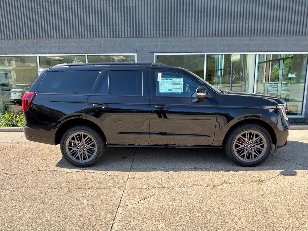 new 2025 Ford Expedition car, priced at $79,998