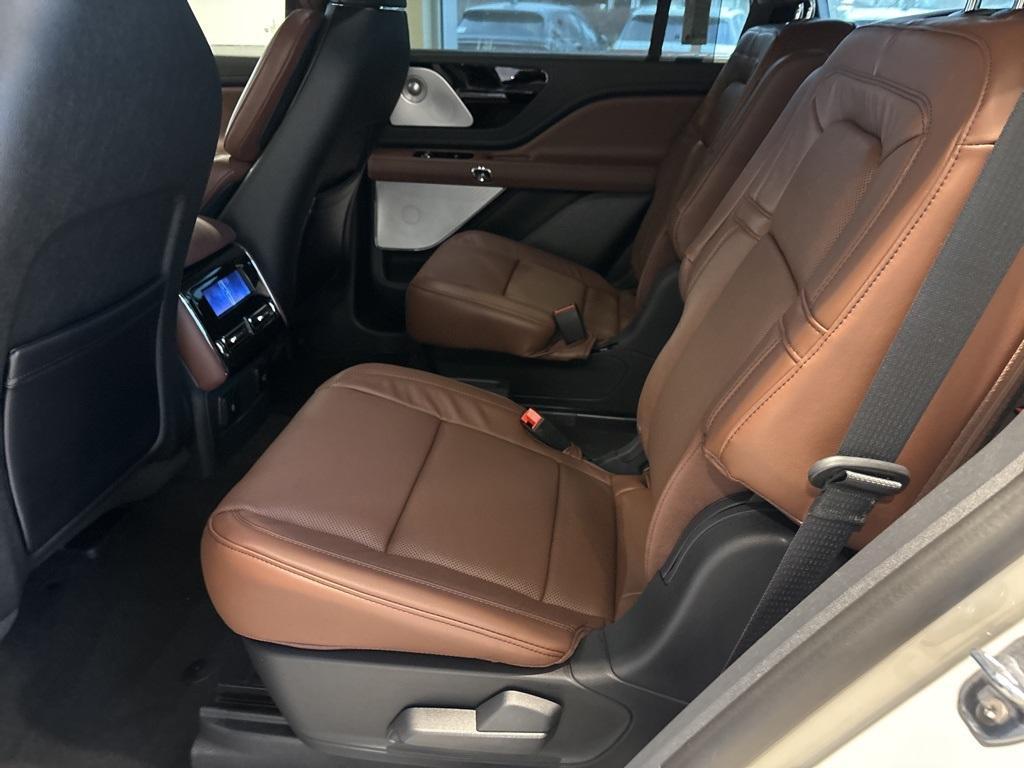 new 2025 Lincoln Aviator car, priced at $75,398