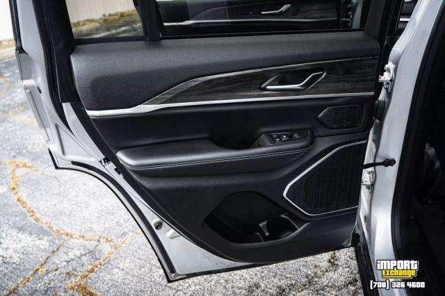 used 2022 Jeep Grand Cherokee car, priced at $32,998