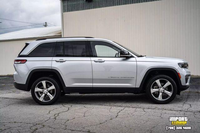 used 2022 Jeep Grand Cherokee car, priced at $32,998
