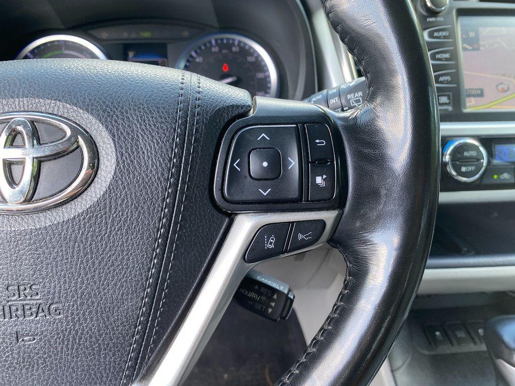 used 2019 Toyota Highlander Hybrid car, priced at $28,995