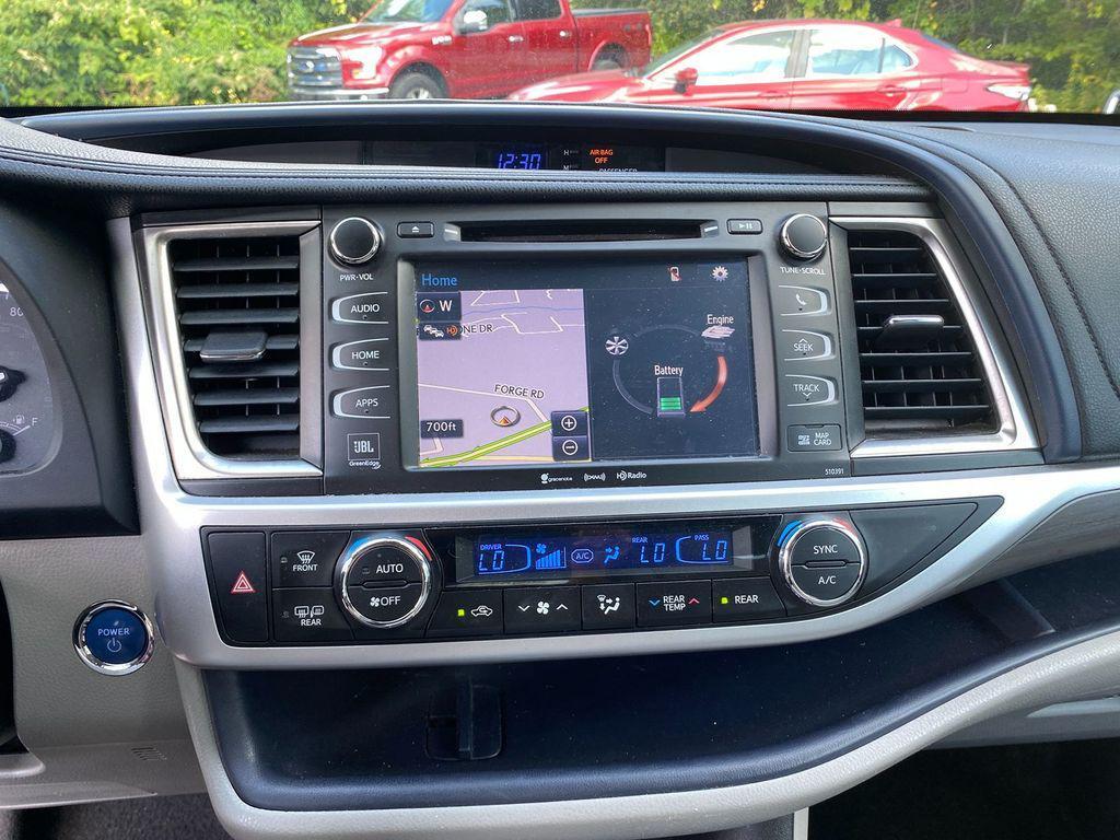 used 2019 Toyota Highlander Hybrid car, priced at $28,995