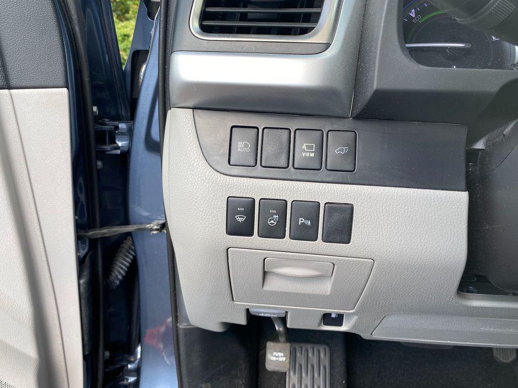 used 2019 Toyota Highlander Hybrid car, priced at $28,995