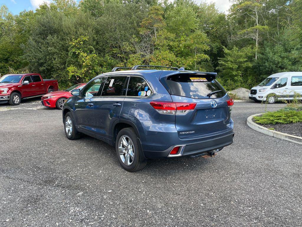 used 2019 Toyota Highlander Hybrid car, priced at $28,995