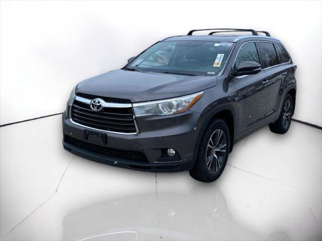 used 2016 Toyota Highlander car, priced at $21,356