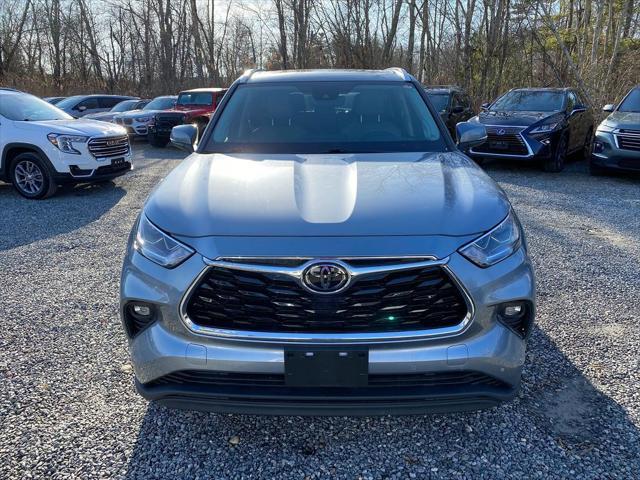 used 2021 Toyota Highlander car, priced at $35,676