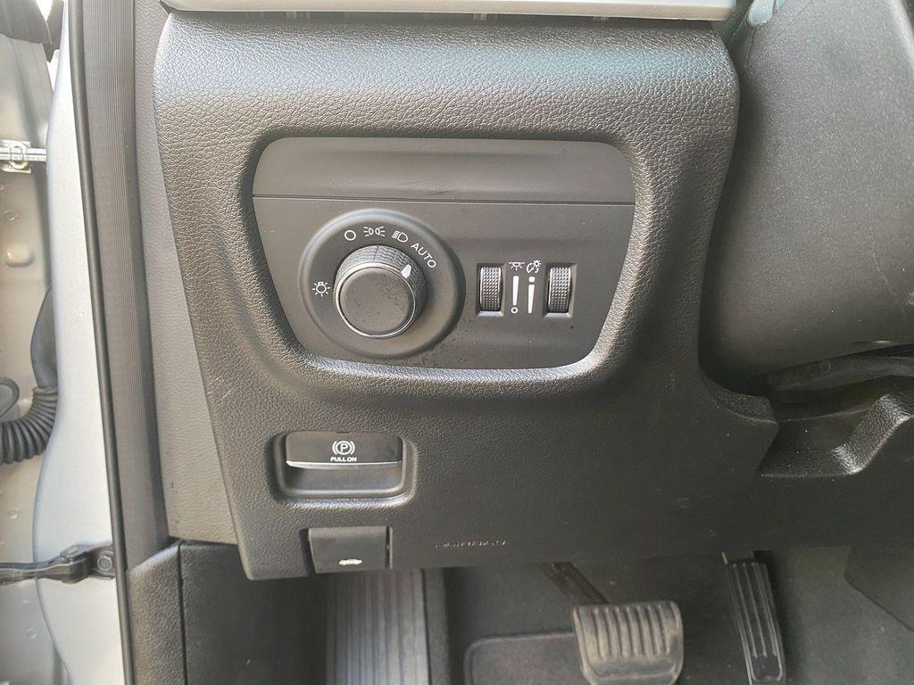 used 2024 Jeep Grand Cherokee car, priced at $28,969