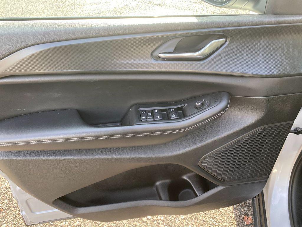 used 2024 Jeep Grand Cherokee car, priced at $28,969