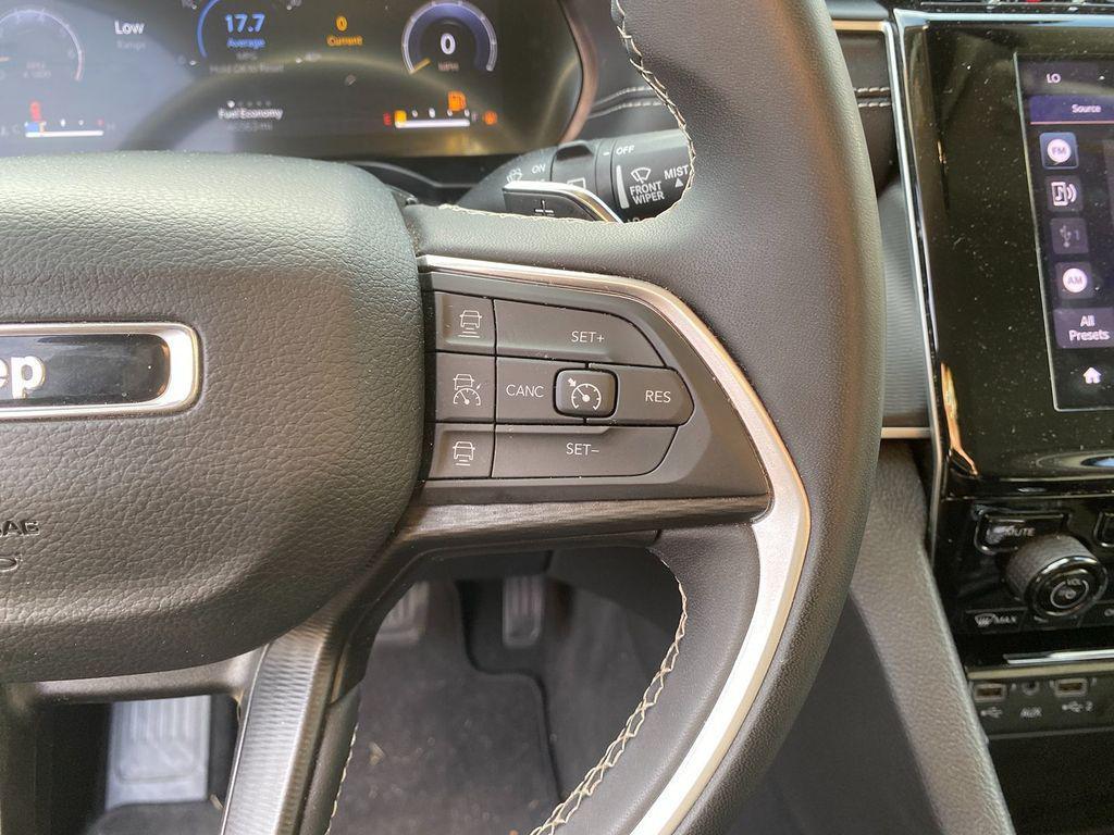 used 2024 Jeep Grand Cherokee car, priced at $28,969