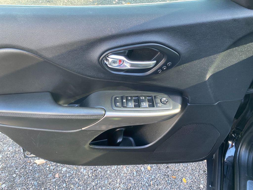 used 2019 Jeep Cherokee car, priced at $21,995