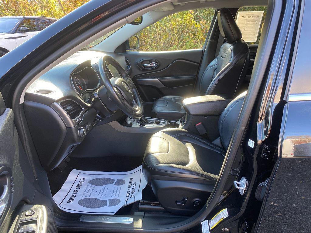 used 2019 Jeep Cherokee car, priced at $21,995