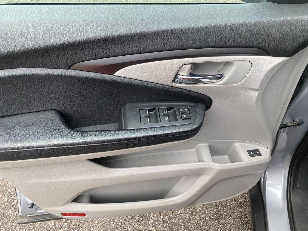 used 2016 Honda Pilot car, priced at $20,999
