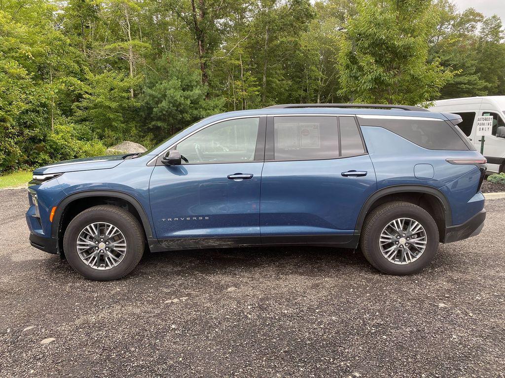 used 2024 Chevrolet Traverse car, priced at $39,231