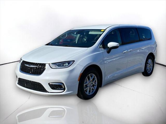 used 2023 Chrysler Pacifica car, priced at $28,988