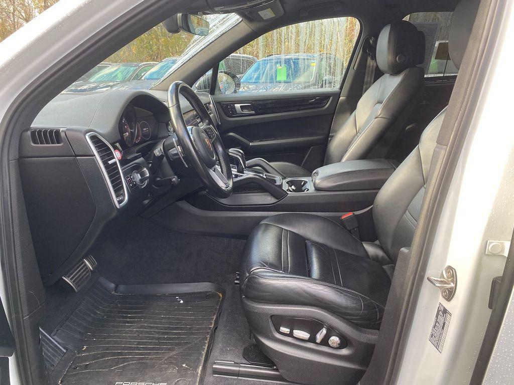 used 2020 Porsche Cayenne car, priced at $39,448