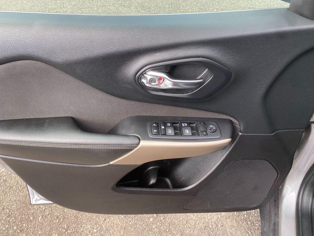 used 2018 Jeep Cherokee car, priced at $16,932